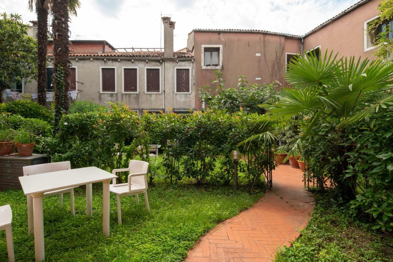 Garden Apartment Венеция Экстерьер фото